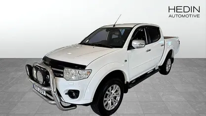 Begagnad Mitsubishi L200 178 HK (130 kW) 2014 Vit Pickup