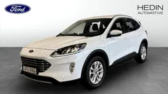 Vit (white) Begagnad 2022 Ford Kuga Titanium SUV | 244 900 kr (Marknadspris)
