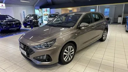 Brun Begagnad 2022 Hyundai i30 Essential Halvkombi | 194 900 kr (Marknadspris)