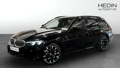 Svart (black) Begagnad 2024 BMW 330e M Sport Kombi | 568 700 kr (Marknadspris)