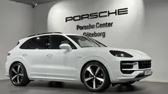 Vit (white) Begagnad 2024 Porsche Cayenne SUV | 1 149 000 kr (Superpris)