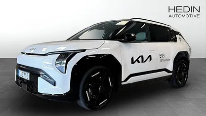 Vit (white) Begagnad 2025 Kia EV3 GT-Line SUV | 499 900 kr (Marknadspris)