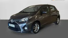 Grå Begagnad 2015 Toyota Yaris Active Halvkombi | 108 900 kr (Marknadspris)