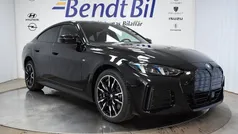 Black sapphire metallic Ny 2025 BMW i4 Comfort Edition Sedan | 789 500 kr (Bra pris)