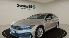 Silver Begagnad 2021 VW Passat Sportline Kombi | 184 897 kr (Bra pris)