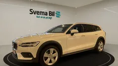Vit Begagnad 2020 Volvo V60 CC Kombi | 219 900 kr (Marknadspris)