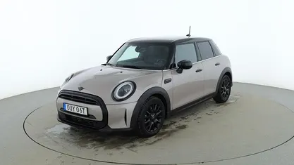 Begagnad 2022 Mini Cooper Classic Halvkombi | 239 000 kr (Marknadspris)