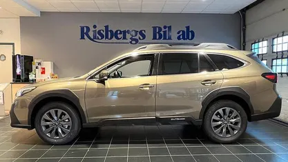 Ny Subaru Outback 2025 Grön SUV