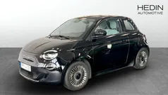 Svart (black) Begagnad 2022 Fiat 500e Icon Halvkombi | 199 900 kr (Marknadspris)