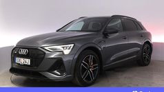 Grå Begagnad 2020 Audi e-tron S-Line SUV | 362 900 kr (Marknadspris)