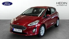 Röd (red) Begagnad 2018 Ford Fiesta Halvkombi | 119 900 kr (Marknadspris)