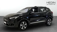 Svart (black) Begagnad 2022 MG ZS Luxury Sedan | 254 900 kr (Bra pris)