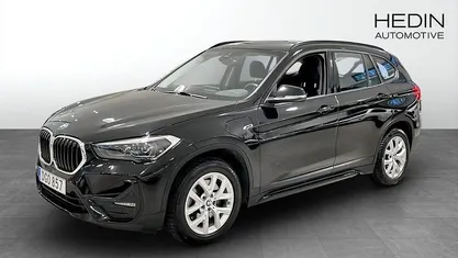 Svart Begagnad 2022 BMW X1 SUV | 299 900 kr (Marknadspris)