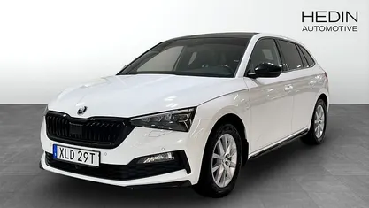 Vit Begagnad 2021 Skoda Scala Monte Carlo Halvkombi | 209 900 kr (Marknadspris)