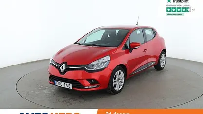 Röd Begagnad 2019 Renault Clio IV Zen Halvkombi | 121 000 kr (Marknadspris)