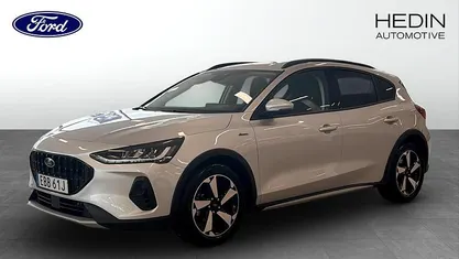 Begagnad 2023 Ford Focus Active Halvkombi | 214 900 kr (Marknadspris)