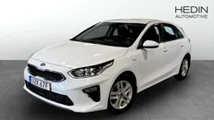 Vit (white) Begagnad 2019 Kia Ceed Halvkombi | 164 900 kr (Marknadspris)