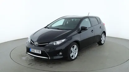 Svart Begagnad 2014 Toyota Auris Halvkombi | 131 000 kr (Marknadspris)