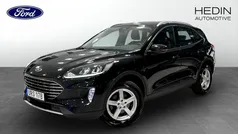 Svart (black) Begagnad 2022 Ford Kuga Titanium SUV | 244 900 kr (Marknadspris)