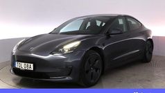 Grå Begagnad 2022 Tesla Model 3 Long Range AWD Sedan | 344 900 kr (Marknadspris)