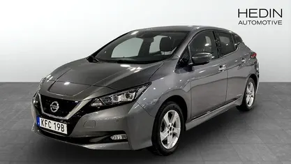 Begagnad Nissan Leaf Tekna 160 kW (218 HK) 2021 Grå metallic Halvkombi