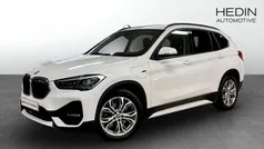 Vit (white) Begagnad 2022 BMW X1 Sport Line SUV | 309 700 kr (Marknadspris)
