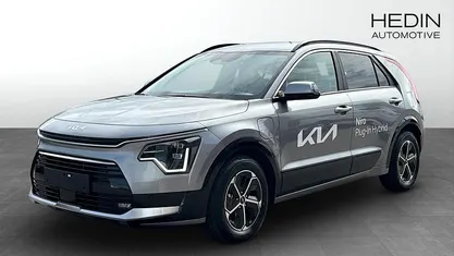 Grå (silver) Begagnad 2025 Kia Niro Advance SUV | 399 900 kr (Marknadspris)