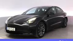 Svart Begagnad 2021 Tesla Model 3 Standard Range Plus Sedan | 286 900 kr (Marknadspris)