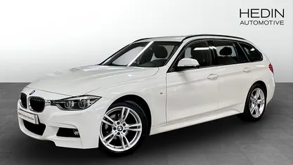Vit (white) Begagnad 2019 BMW 320 M Sport Kombi | 238 700 kr (Bra pris)