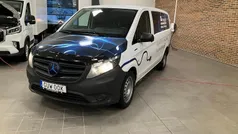 Vit Begagnad 2023 Mercedes e-Vito Minibuss | 349 900 kr