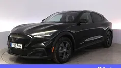 Svart Begagnad 2021 Ford Mustang Mach-E Standard Range SUV | 314 900 kr (Marknadspris)