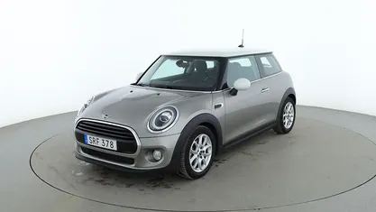 Grå Begagnad 2018 Mini Cooper Pepper Halvkombi | 172 000 kr (Marknadspris)