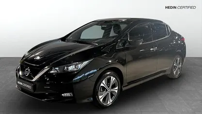 Begagnad Nissan Leaf N-Connecta 160 kW (218 HK) 2021 Svart Halvkombi