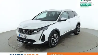 Vit Begagnad 2021 Peugeot 3008 Allure SUV | 244 000 kr (Marknadspris)
