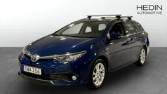 Begagnad 2018 Toyota Auris Hybrid Kombi | 129 900 kr