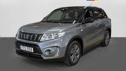 Grå metallic/svart tak Begagnad 2019 Suzuki Vitara SUV | 189 500 kr (Marknadspris)