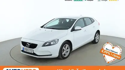 Vit Begagnad 2017 Volvo V40 Kinetic Halvkombi | 167 000 kr (Marknadspris)