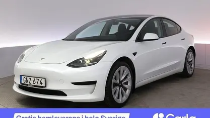 Vit Begagnad 2022 Tesla Model 3 Standard Range Plus Sedan | 327 900 kr (Marknadspris)