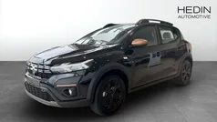 Svart (black) Ny 2025 Dacia Sandero Extreme Halvkombi | 256 200 kr (Marknadspris)