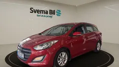 Ultimate red metallic Begagnad 2015 Hyundai i30 Comfort Kombi | 99 900 kr (Marknadspris)