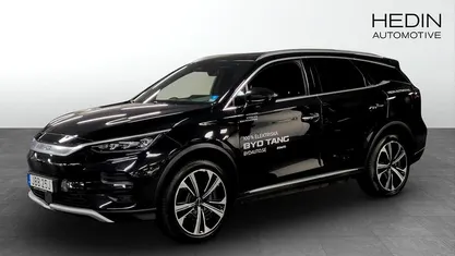 Svart (black) Begagnad 2024 BYD Tang SUV | 599 900 kr (Marknadspris)