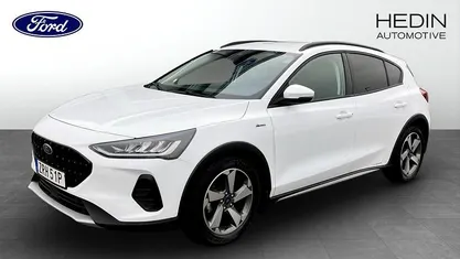 Begagnad Ford Focus Active 125 HK (91 kW) 2022 Frozen white Halvkombi