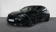 Begagnad 2022 BMW M135 Shadowline Halvkombi | 489 900 kr