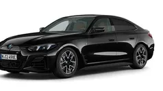 Svart (black sapphire metallic) Ny 2025 BMW i4 Comfort Edition Sedan | 692 300 kr (Superpris)
