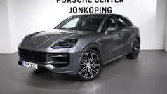 Grå (grey) Begagnad 2025 Porsche Cayenne SUV | 1 420 000 kr (Marknadspris)