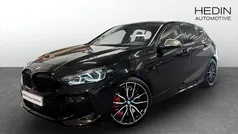 Begagnad 2023 BMW M135 Shadowline Halvkombi | 448 700 kr (Lite dyr)