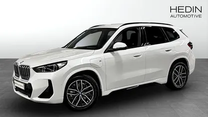 Vit (white) Begagnad 2025 BMW X1 M Sport SUV | 528 700 kr (Marknadspris)