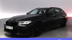 Svart Begagnad 2022 BMW 530e M Sport Kombi | 405 900 kr (Marknadspris)