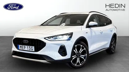 Begagnad Ford Focus 125 HK (91 kW) 2022 Frozen white Kombi
