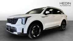 Vit (white) Ny 2025 Kia Sorento Advance SUV | 609 900 kr (Marknadspris)
